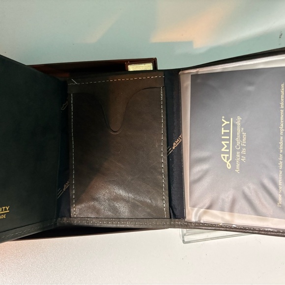 Amity Tri Fold Elegant Brown Leather Wallet Vintage - Picture 2 of 5